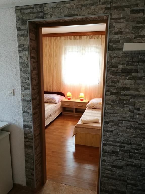 Apartments Ema วีร์ ภายนอก รูปภาพ