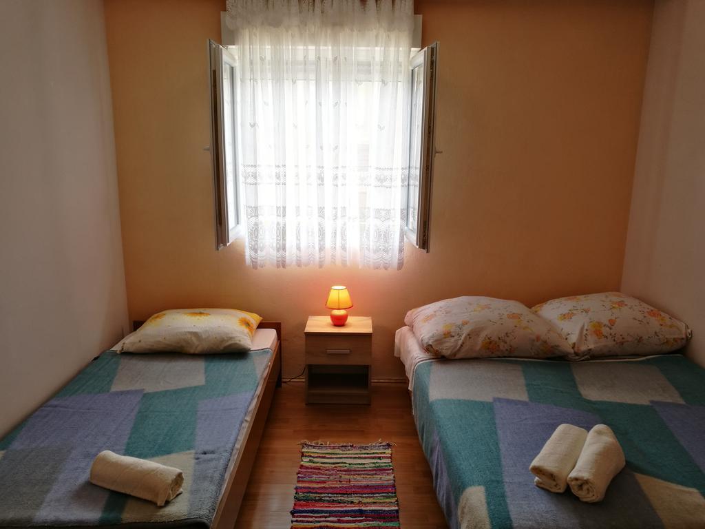 Apartments Ema วีร์ ภายนอก รูปภาพ